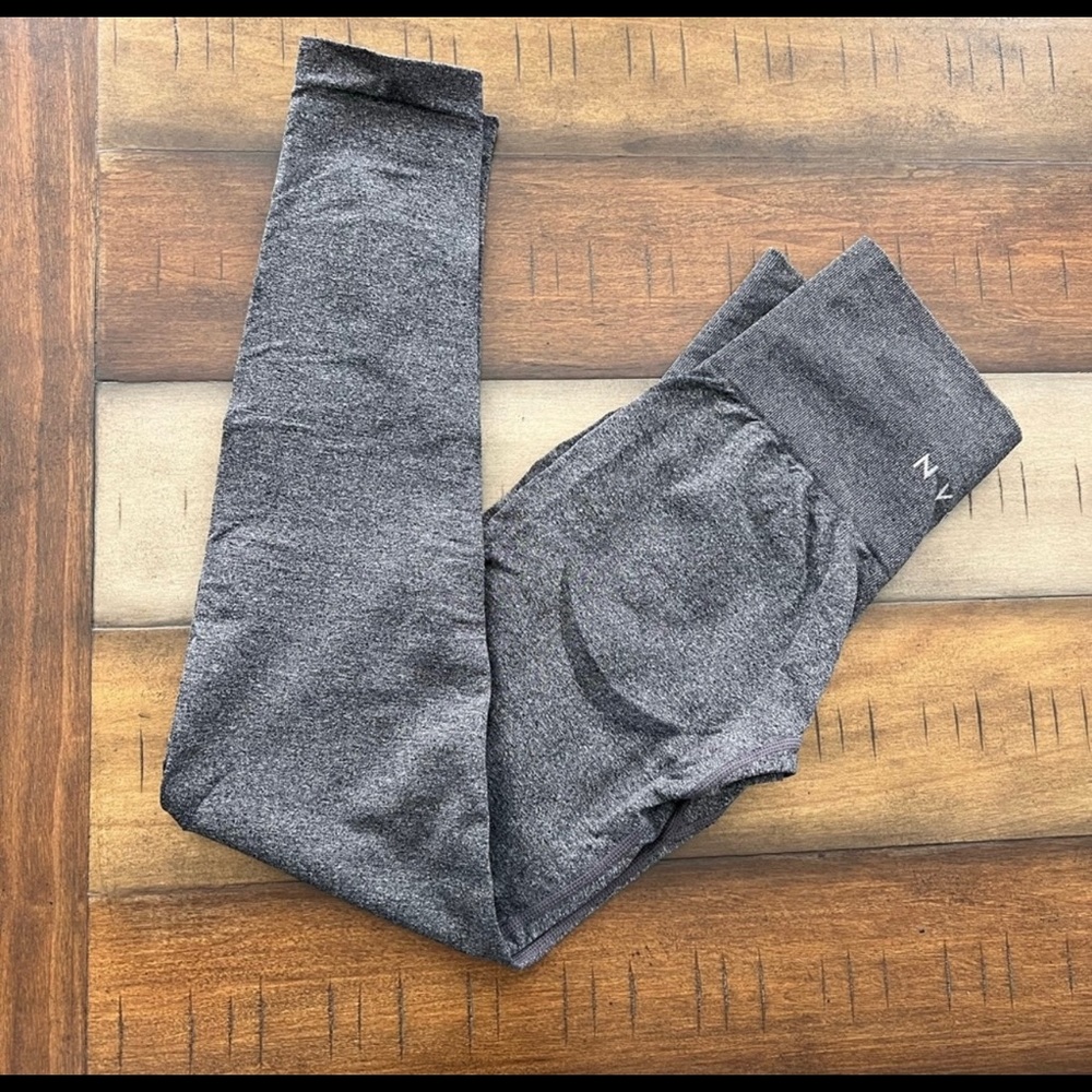 NVGTN contour leggings grey